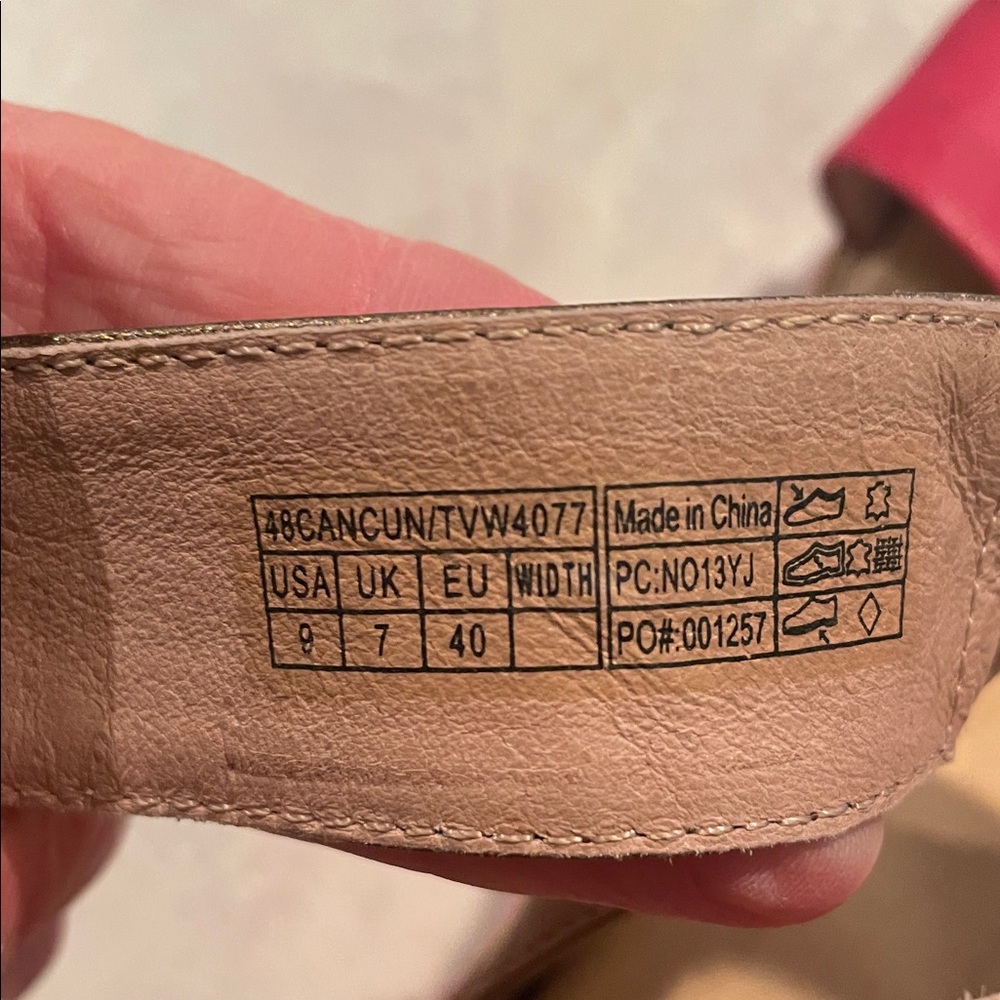 Vionic Patterned Wedges - image 11